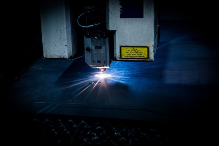 Advantages and Disadvantages of Laser Cutting vs. Waterjet Cutting